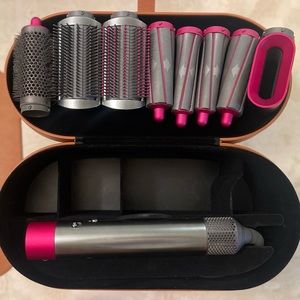 Dyson Air wrap with all the attachments, original case , and manual